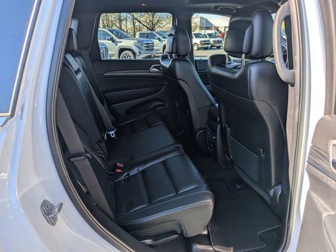 Used 2021 Jeep Grand Cherokee Limited AWD/4WD image 17