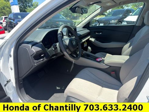 Certified 2025 Honda Accord SE image 23