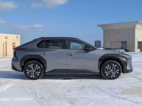 Used 2024 Toyota bZ4X XLE w/ Weather Package image 8