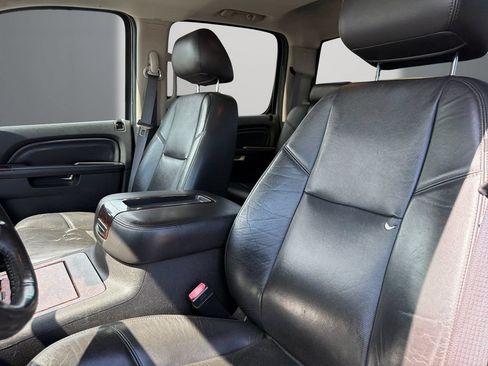 Used 2012 GMC Sierra 2500 Denali w/ Suspension Package, Off-Road AWD/4WD image 12