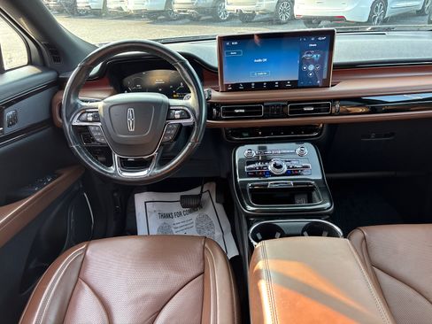 Used 2023 Lincoln Nautilus Reserve AWD/4WD image 28