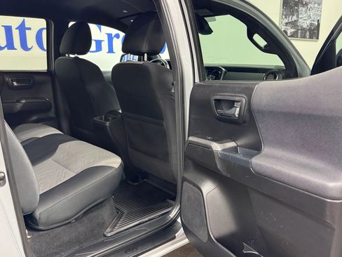 Used 2021 Toyota Tacoma TRD Off-Road image 17