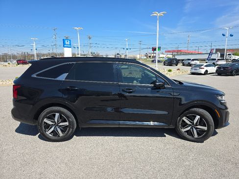 Used 2022 Kia Sorento S FWD image 16