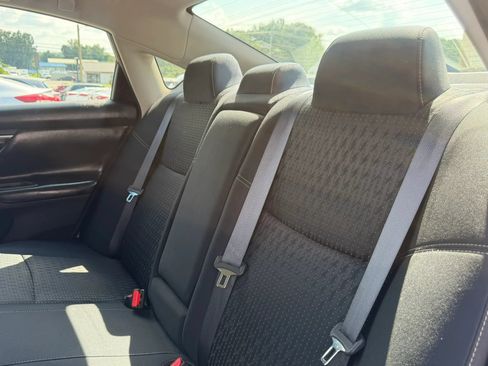 Used 2017 Nissan Altima 2.5 SV w/ Convenience Package FWD image 12