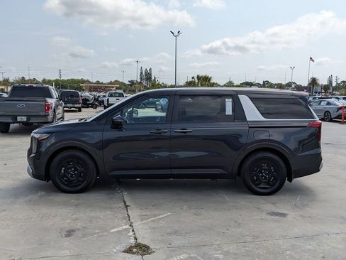 Certified 2026 Kia Carnival LX FWD image 5