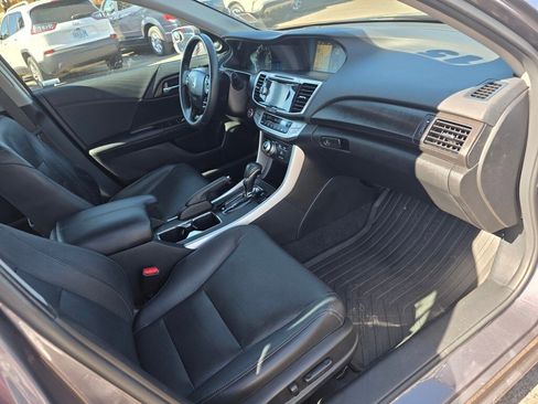 Used 2015 Honda Accord Touring image 27