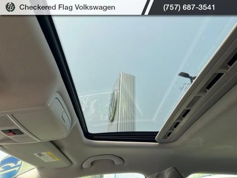 Used 2015 Volkswagen Passat TDI SEL Premium FWD image 21