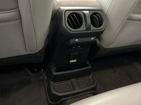 Used 2022 Jeep Wrangler Unlimited Sahara image 26