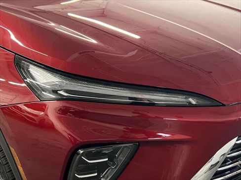 Used 2025 Buick Enclave Preferred w/ Power Package image 10