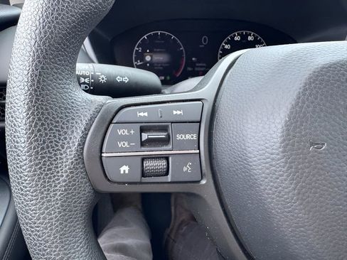 Used 2025 Honda HR-V LX image 18