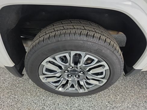 Used 2023 GMC Sierra 1500 Denali Ultimate image 15