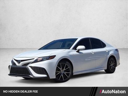 Used 2023 Toyota Camry SE FWD image 1