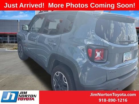 Used 2016 Jeep Renegade Trailhawk AWD/4WD image 4