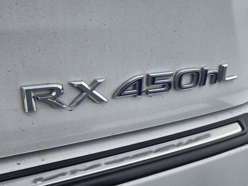 Used 2022 Lexus RX 450hL Luxury w/ Cold Area Package (CT) image 5