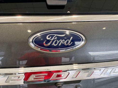 Used 2021 Ford Expedition XLT image 30