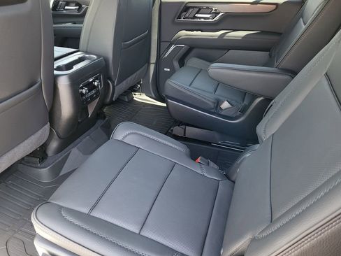 New 2026 GMC Yukon XL Denali image 12