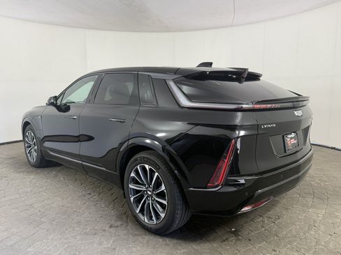 Used 2024 Cadillac Lyriq Sport AWD/4WD image 5
