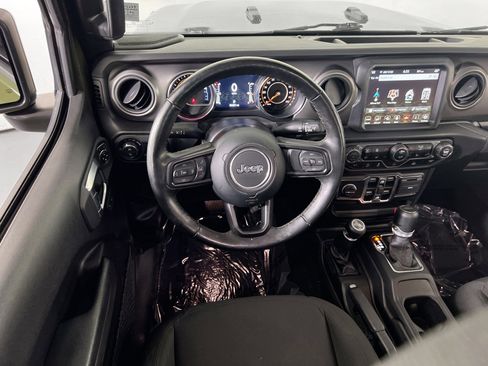Used 2022 Jeep Gladiator Willys image 22
