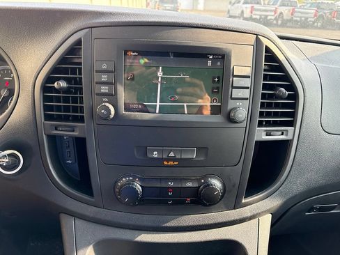 Used 2023 Mercedes-Benz Metris image 11