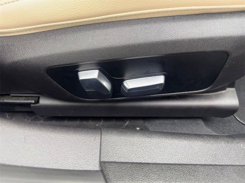 Used 2023 BMW 330i Sedan w/ Driving Assistance Package image 47