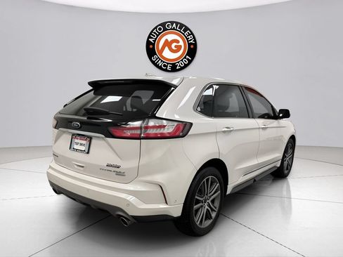 Used 2019 Ford Edge Titanium w/ Equipment Group 301A FWD image 3