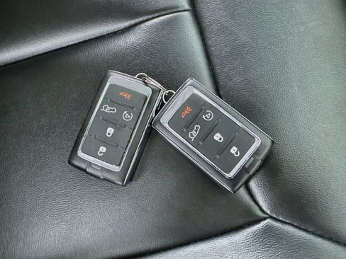 Used 2023 Jeep Grand Cherokee 4WD 4xe image 36