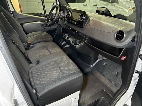 Used 2026 Mercedes-Benz Sprinter 2500 image 11