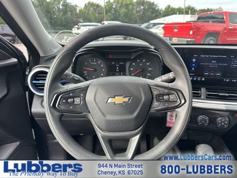 Used 2026 Chevrolet Trax LS FWD image 13
