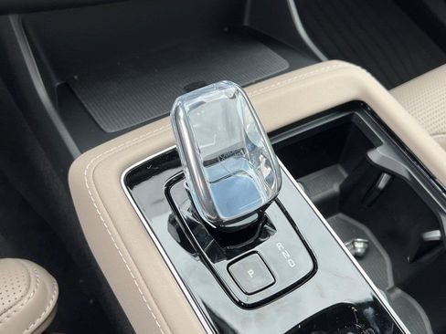 New 2026 Volvo XC90 B6 Ultra w/ Protection Package Premier image 24