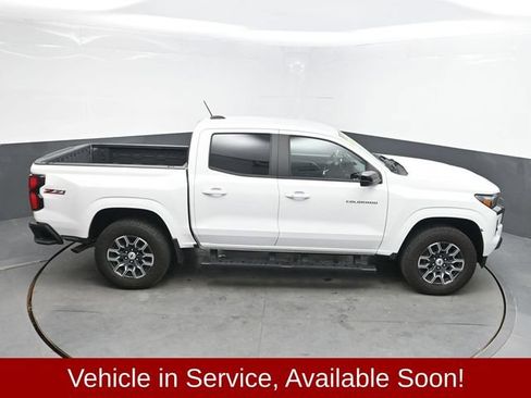 Used 2024 Chevrolet Colorado Z71 w/ Advanced Trailering Package AWD/4WD image 39