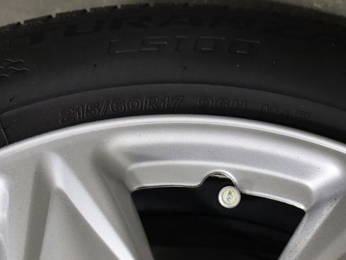 Used 2025 Nissan Kicks SV FWD image 37