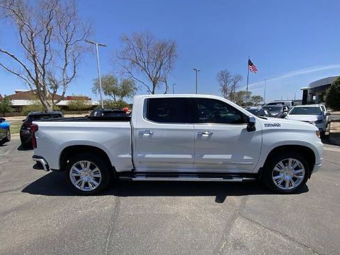 Used 2024 Chevrolet Silverado 1500 High Country w/ High Country Premium Package AWD/4WD image 2