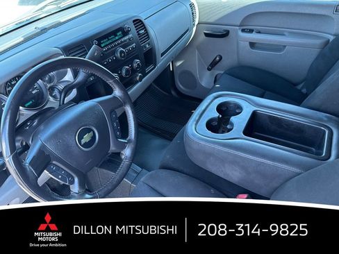 Used 2014 Chevrolet Silverado 2500 W/T AWD/4WD image 4