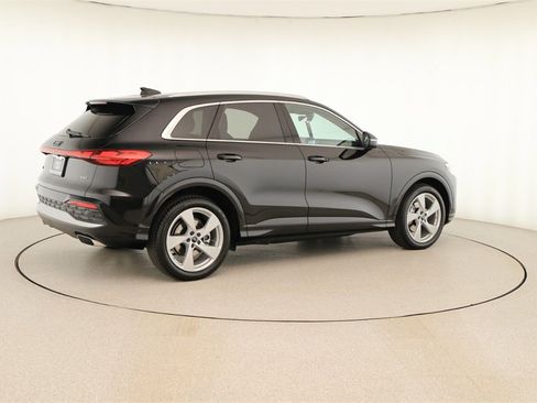 New 2025 Audi Q5 Prestige image 7