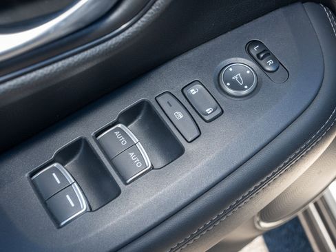 Certified 2025 Honda HR-V EX-L image 24