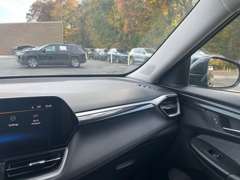 Used 2025 Chevrolet TrailBlazer LT image 31