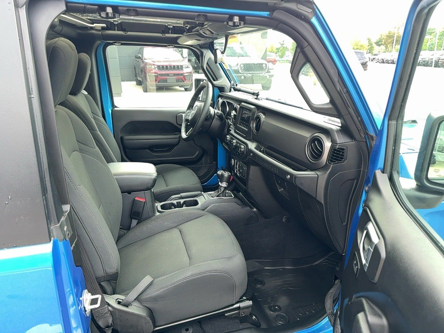 Used 2022 Jeep Wrangler Sport AWD/4WD image 19