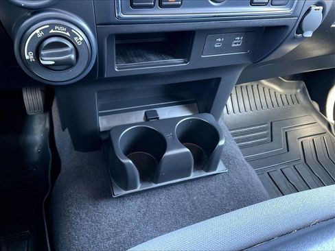 Used 2024 Nissan Titan SV w/ Accessory Utility Package image 31