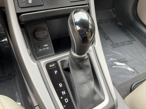 Used 2014 Hyundai Elantra Limited w/ Option Group 03 FWD image 20