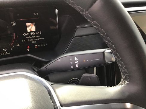 Used 2025 GMC Acadia Elevation image 35