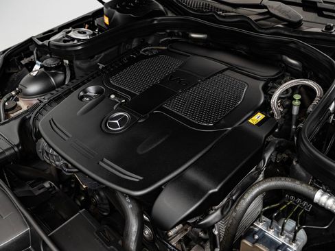 Used 2016 Mercedes-Benz E 350 4MATIC Sedan image 48