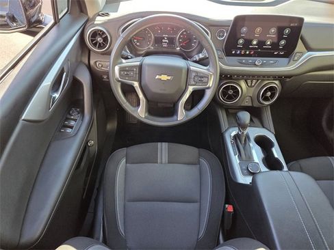 Certified 2024 Chevrolet Blazer LT w/ Convenience Package image 12