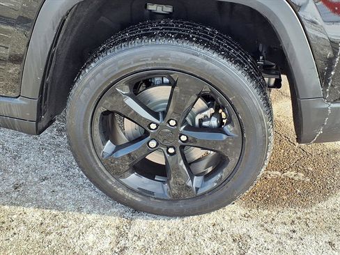 Certified 2023 Jeep Grand Cherokee L Laredo image 28