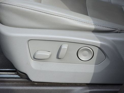 Certified 2024 GMC Sierra 1500 SLT image 11