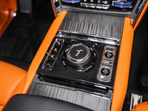 Used 2022 Rolls-Royce Cullinan w/ Dark Exterior Package image 50