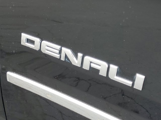 Used 2018 GMC Yukon XL Denali w/ Denali Ultimate Package AWD/4WD image 8