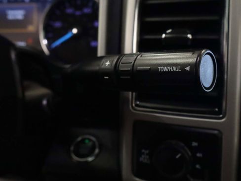 Used 2019 Ford F250 Lariat w/ Lariat Ultimate Package AWD/4WD image 9