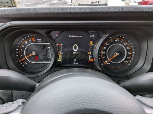 New 2025 Jeep Gladiator Sport image 11