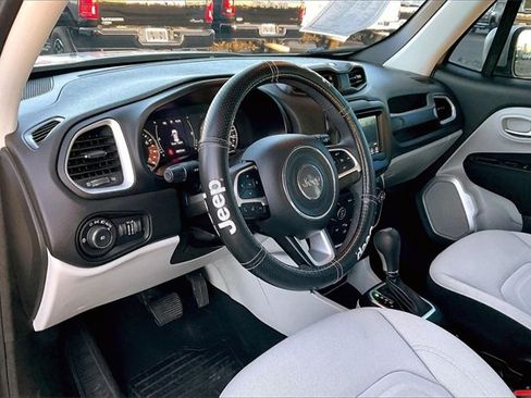 Used 2019 Jeep Renegade Latitude w/ Popular Equipment Group image 13