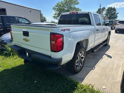 Used 2018 Chevrolet Silverado 1500 W/T w/ Trailering Package AWD/4WD image 3